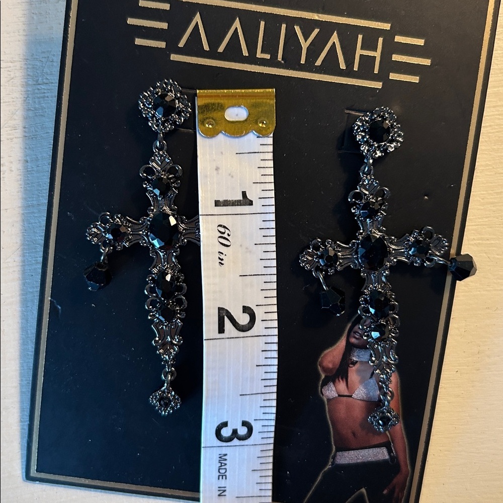 NWT Aaliyah Y2K dark black rhinestone goth Victorian cross earrings large​ - Picture 6 of 6